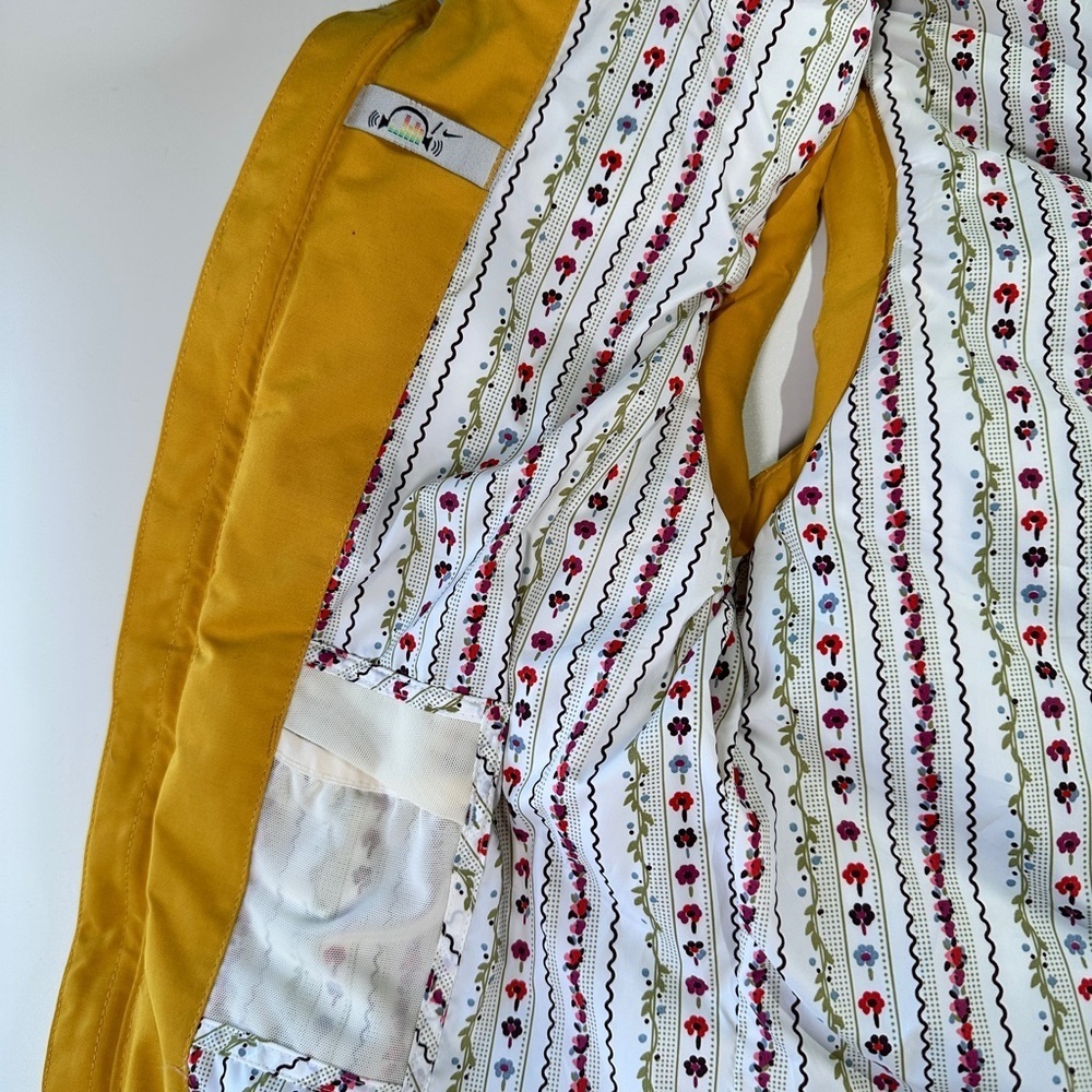 Nike down puffer vest warm insulated chevron outdoor layer XS yellow - Picture 10 of 15
